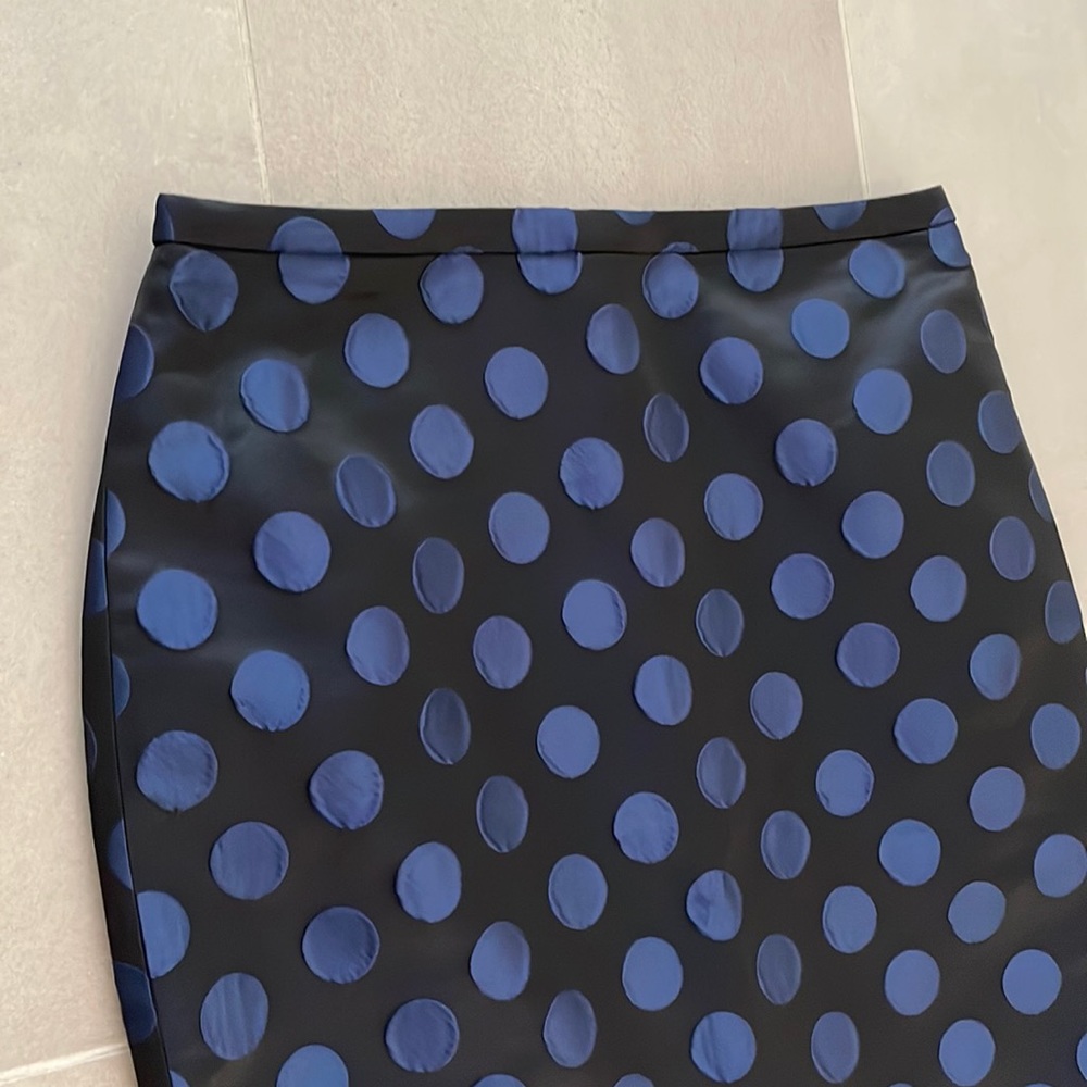 J Crew pencil skirt in dot brocade - Picture 4 of 16